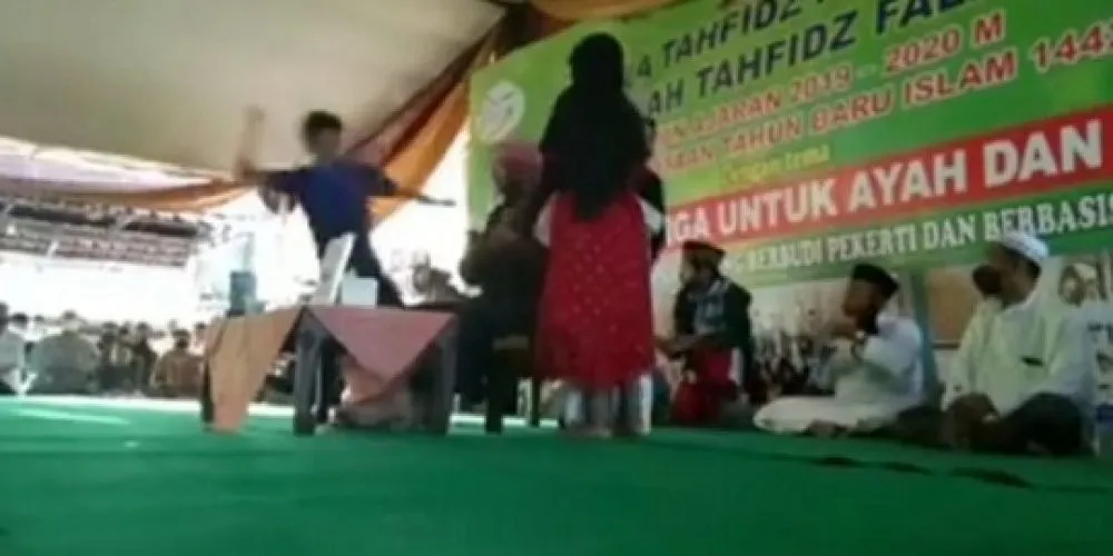 Syekh Ali Jaber Ditusuk Saat Dakwah, Pelaku Tertangkap