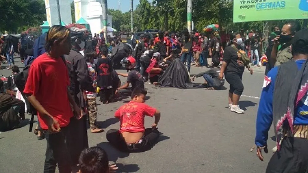 Seniman Kuda Lumping dan Bantengan di Jombang Unjukrasa