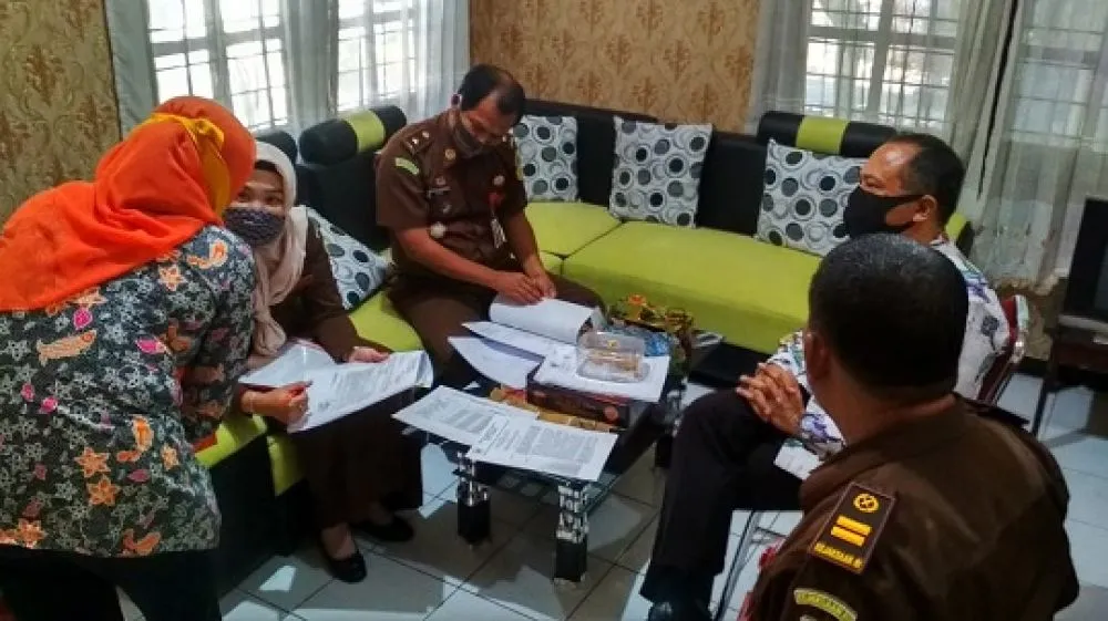 Kejari Lamongan Geledah Kantor Kecamatan Pucuk