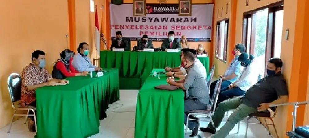 Sengketa Pasangan Lis-Teng Bapaslon Walikota Blitar Dinyatakan Gugur