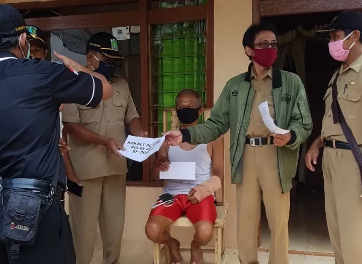 Sambut Baik, Warga Penerima BLT Dilakukan Door to Door