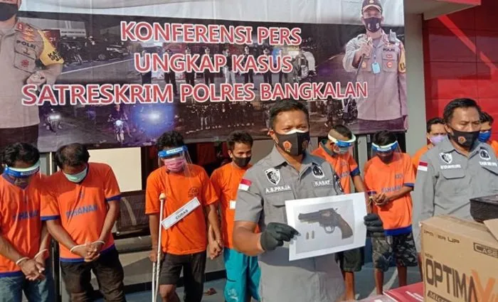 Penadah di Bangkalan, Simpan Senpi Rakitan