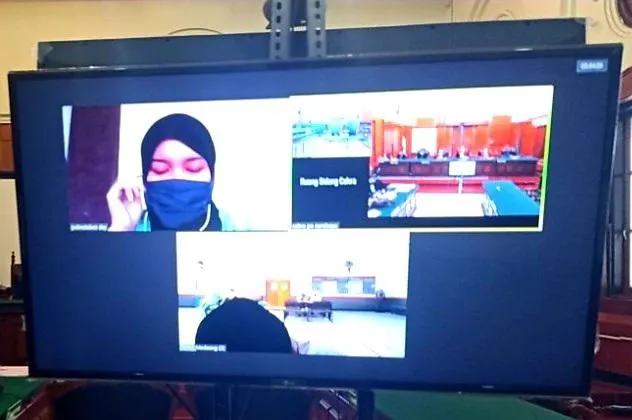 Tipu Pelancong, Risma Dituntut 24 Bulan