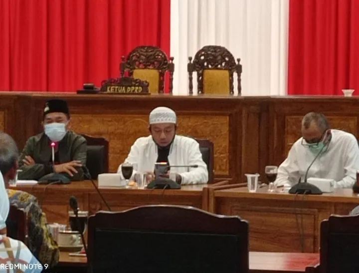 Program Bantuan Seragam Gratis di Pasuruan Timbulkan Masalah