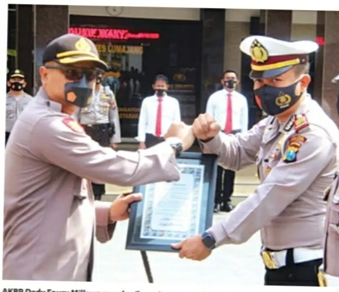 Kapolres Lumajang Pimpin Sertijab di Halaman Polres Lumajang