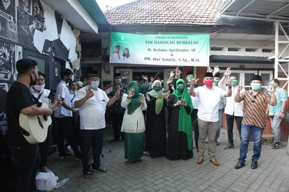 Kelana-Dwi Astutik Resmikan Posko Barokah Berkelas