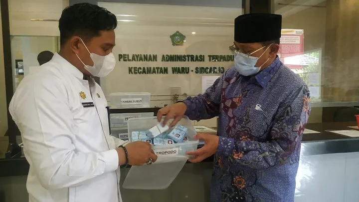 Pj. Bupati Temukan 1.700 KTP Waru Belum Diambil