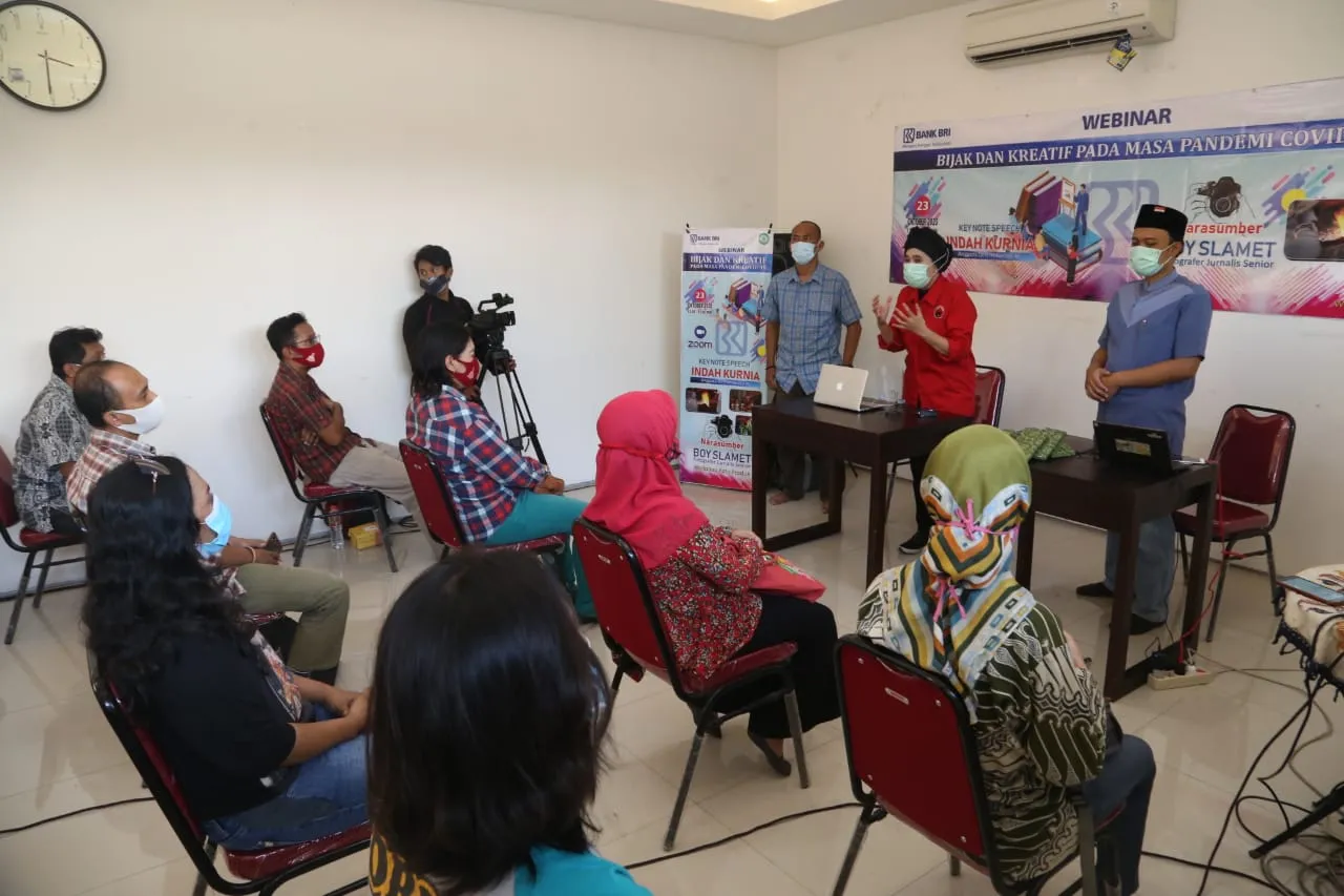 Tim Rumah Aspirasi Indah Kurnia Gelar Workshop Foto Produk UMKM