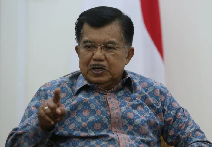 JK, Disorot Istana, Lalu Klarifikasi