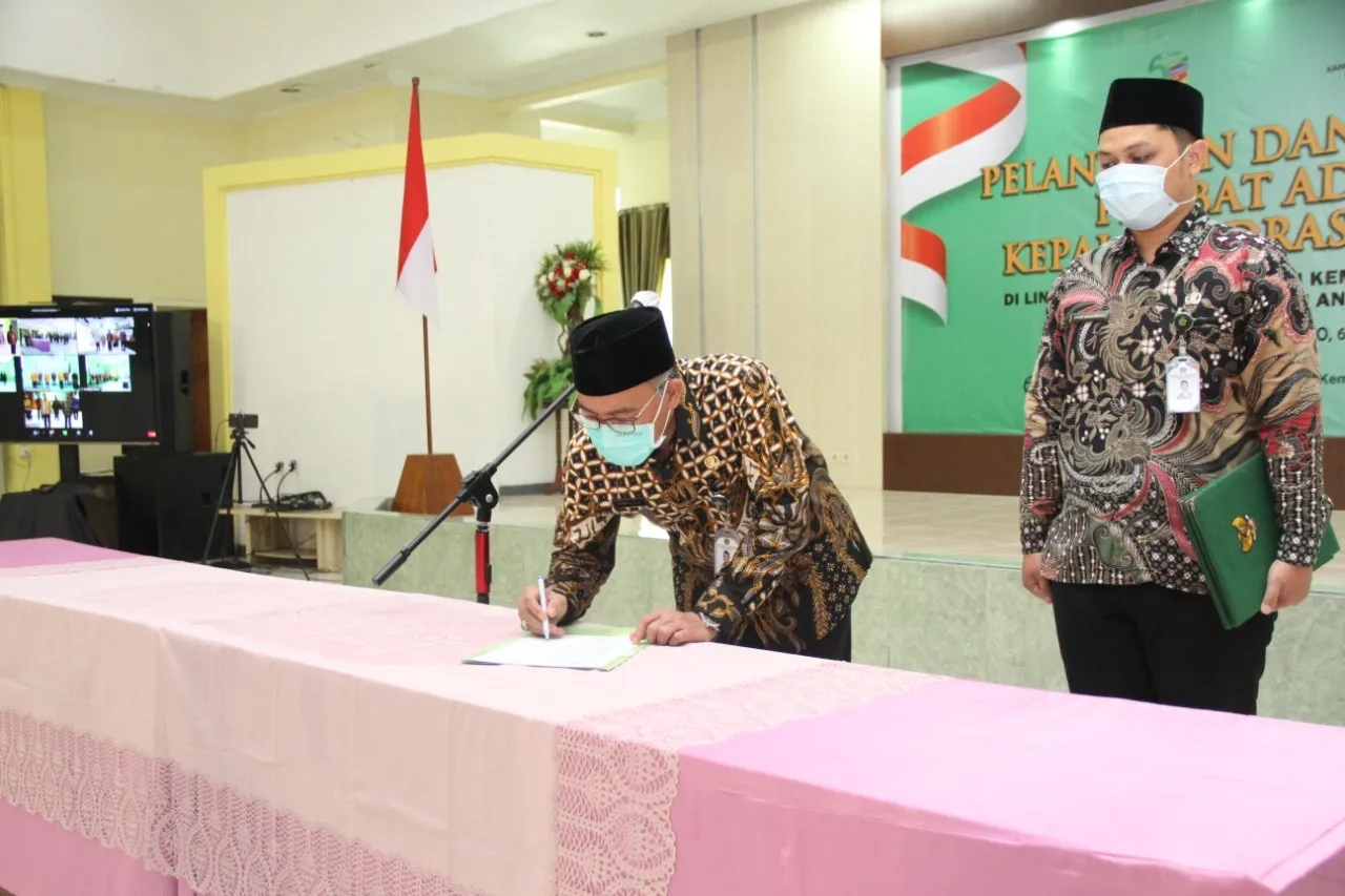 Pelantikan, Kakanwil Kemenag Tegaskan Pejabat agar Loyalitas pada Tugas