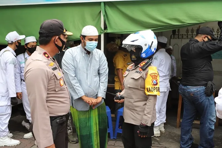 Demo Protes Presiden Perancis Dikawal Ketat Polisi