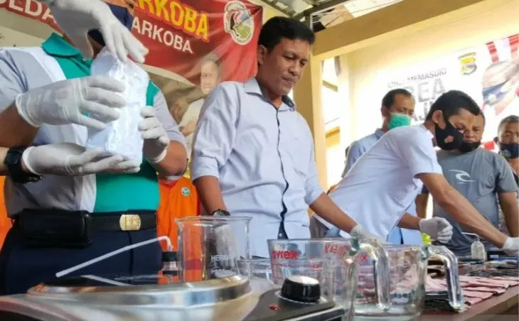 Rumah 'Ustad' Industry Sabu Digerebek