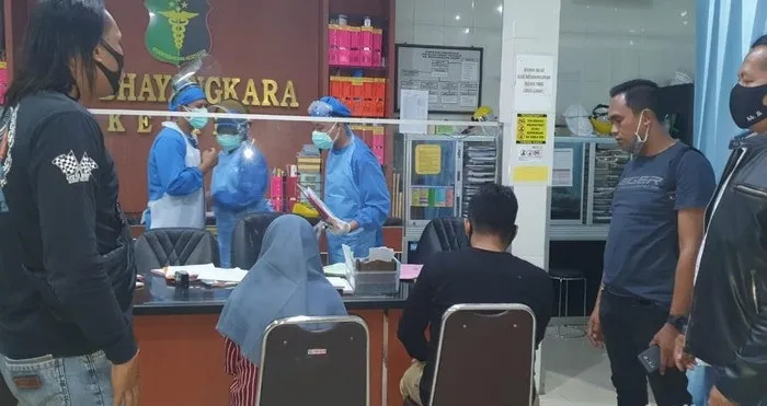 ABG 15 Tahun Buang Bayi di Belakang Rumah Warga