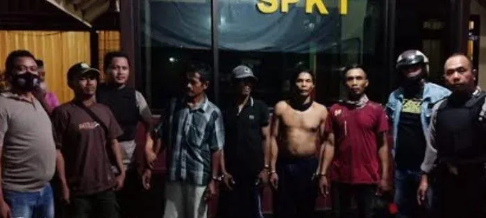 Angkut 25 Kayu Jati Illegal, 4 Warga Lamongan Dibui