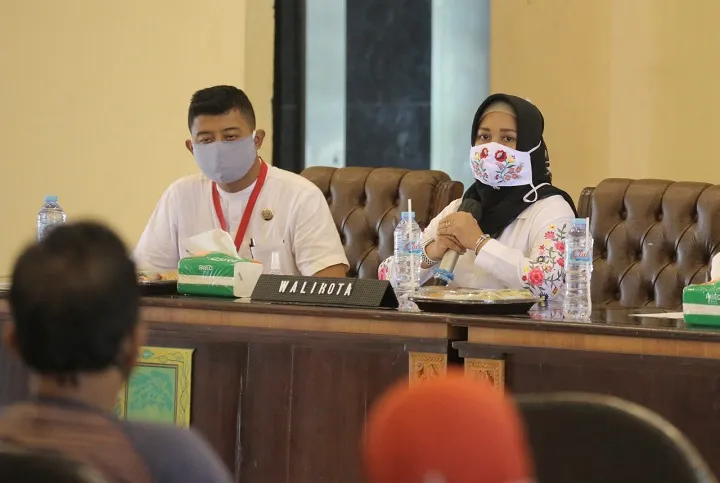 Wali Kota Lirik PDRB di Kabupaten-Kota Provinsi Papua Barat