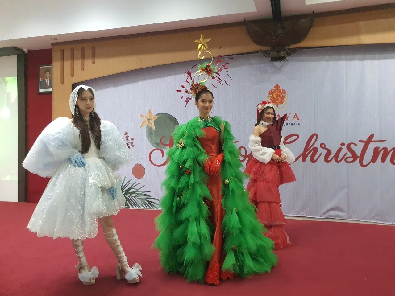 Sambut Natal, Dosen Ubaya Asah Kreativitas Mahasiswa Lewat Project UAS