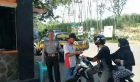 Polisi Bubarkan Kerumunan di Tempat Pariwisata