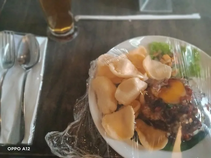 Duzel Resto Hotel Regantris Surabaya Harga Warung Fasilitas Proper