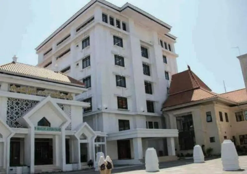 Desak Kejati Usut Korupsi Gedung dan Masjid Baru DPRD Surabaya