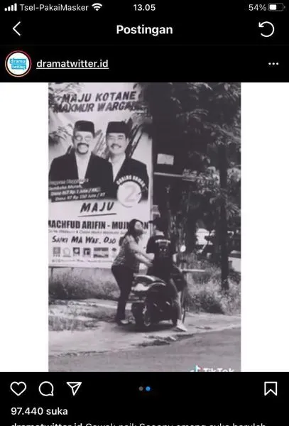 Viral, Sepasang Kekasih Ribut hingga Salfok Baliho Maju