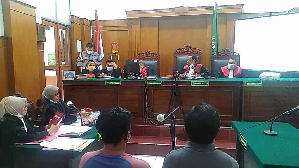 Tanpa Pengacara, Bandar Narkoba Jalani Sidang Marathon