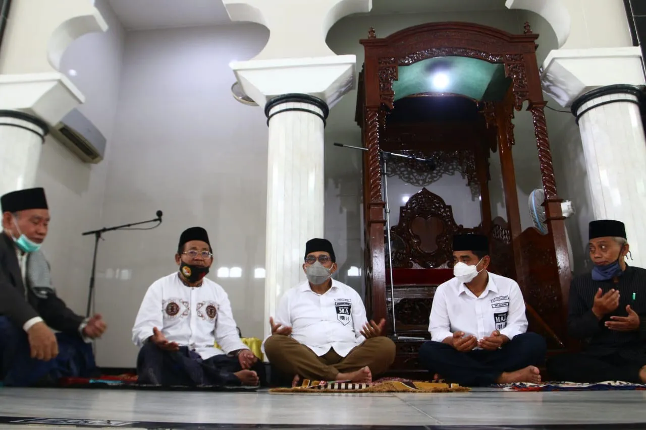 Sebar Surat Ajakan Coblos Eri, Kiai Mansur Sebut Risma Dzolim