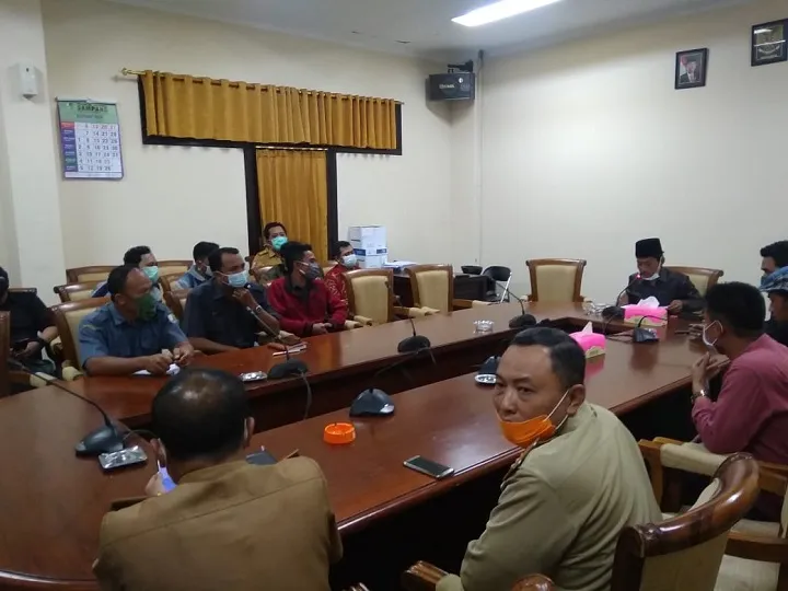 Paguyuban Penghuni Rumdin Guru Wadul ke Dewan Terkait Penertiban
