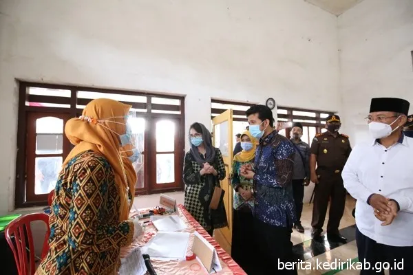 Wakil Gubernur Kunjungi TPS 04 Desa Putih