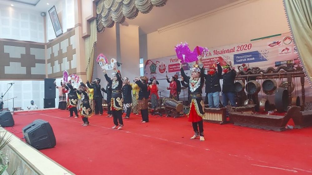 BK3S Jawa Timur gelar acara Peringatan Hari Anak Nasional 2020 di Gedung Sasana Bhakti Tribuana Tungga Dewi, di Gedung BK3S Jatim Jalan Raya Tenggilis, Kamis (27/8/2020).SP/ADT