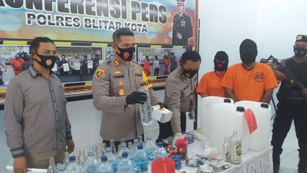 Kapolres Blitar Kota AKBP.Leonard M Sinambela SH.S.IK MH. SP/ 
Hadi Lestariono