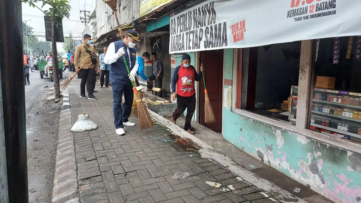 Cak Hud dan NU Gedangan Kompak Edukasi Warga Hidup Bersih