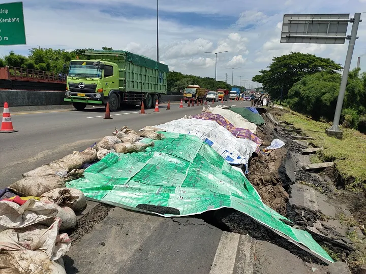 Tol Surabaya-Gempol Ambles, Kemacetan sampai 6 Kilometer