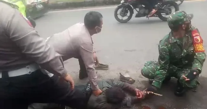 Bunuh Adik dengan Cangkul, Mengamuk saat Ditangkap