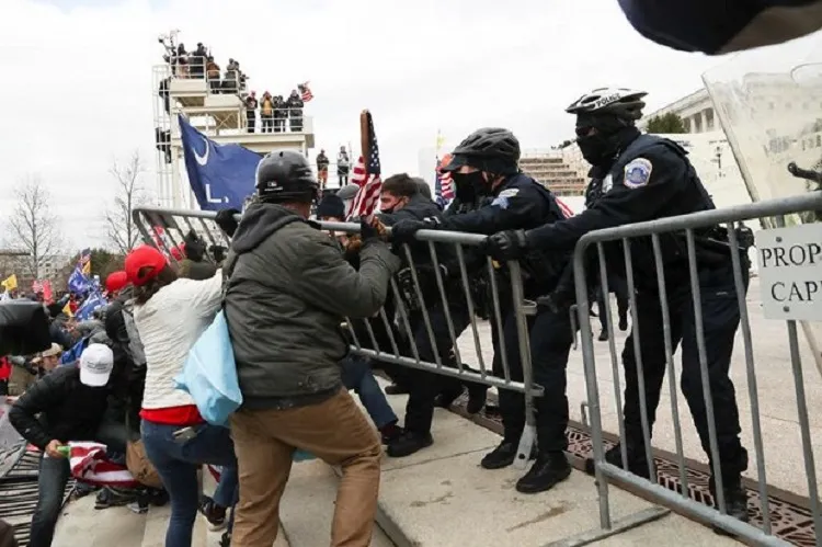 Trump Dituding Berkudeta, Gedung Capitol Chaos Ricuh
