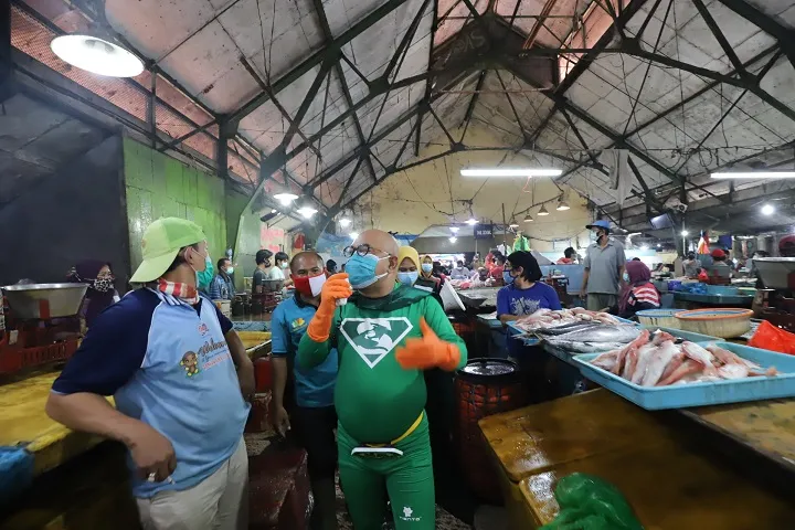 'Maskerra jek bukka, jek apolkompol, jeghe jarakna'