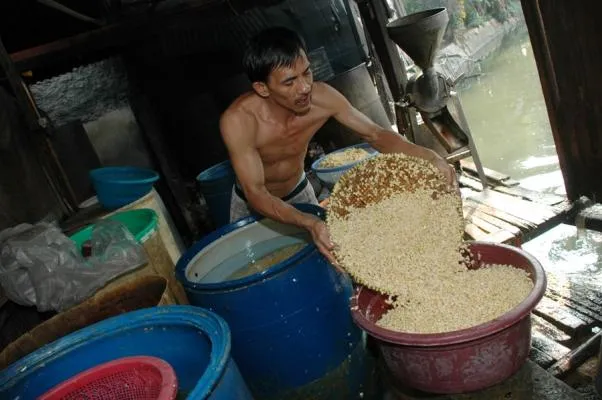 Mabes Polri Cari Penimbun Kedelai