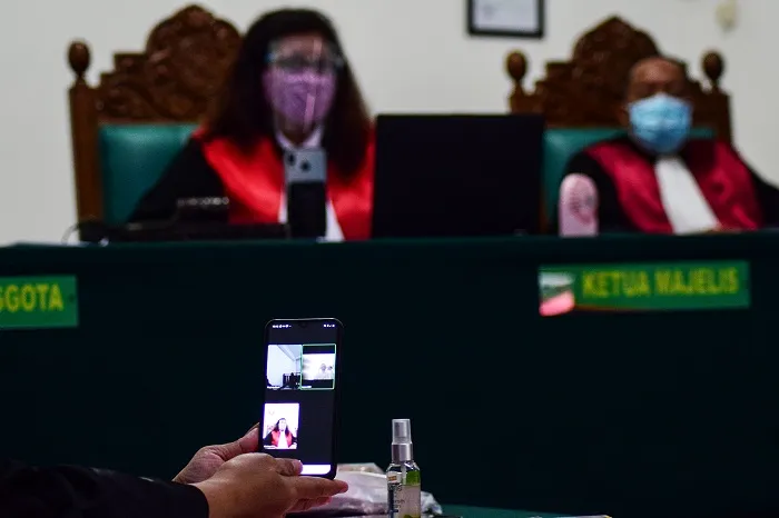 Pengguna Sabu Digrebek Saat Beli Minum di Alfamart