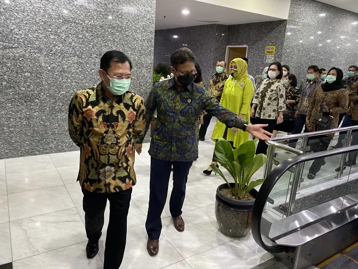 Menkes Terawan Diganti, Diduga Tolak Beli Vaksin Sinovac