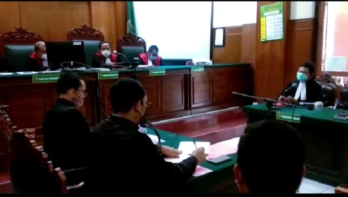 Gilang 'Fetish' Dituntut 8 Tahun Penjara