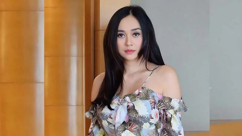 Baru Cerai, Kini Operasi Telinga