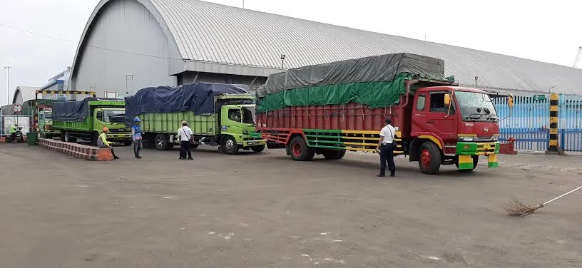 Sopir Truk Lokal Bebas dari Pemeriksaan Manifest Petugas
