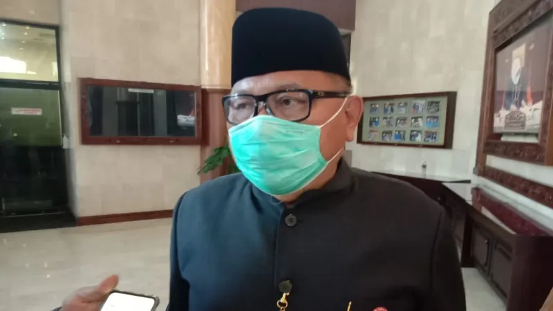 Sering Bertemu Warga, Anggota DPRD Jatim Perlu Divaksin Covid-19