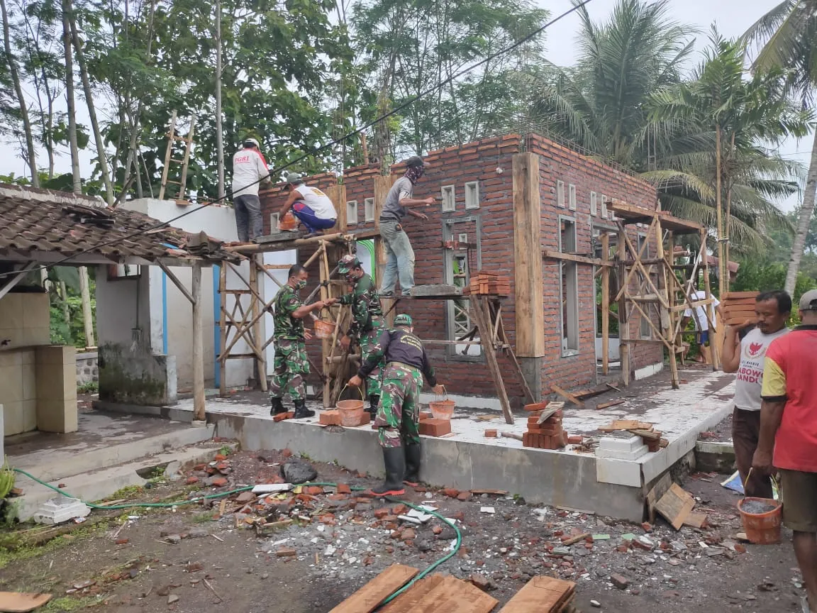 Koramil Rowokangkung dan Masyarakat Gotong Royong Bangun Musala