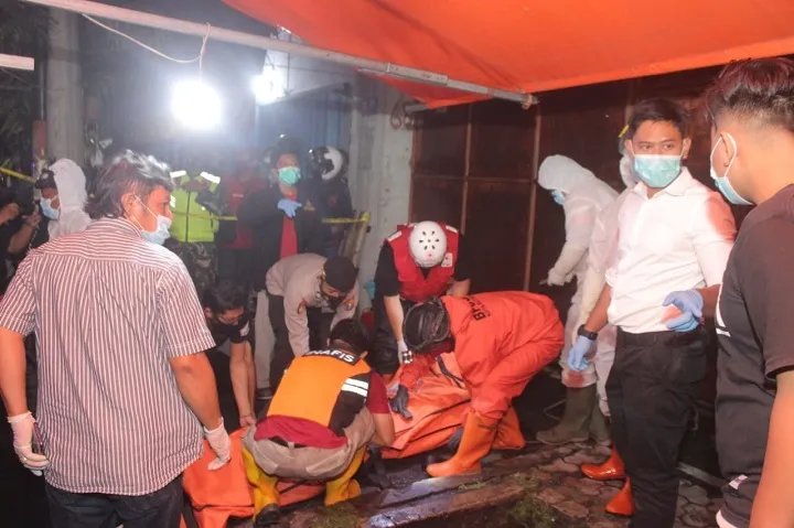 Mayat Wanita Tanpa Busana Ditemukan di Gorong Gorong