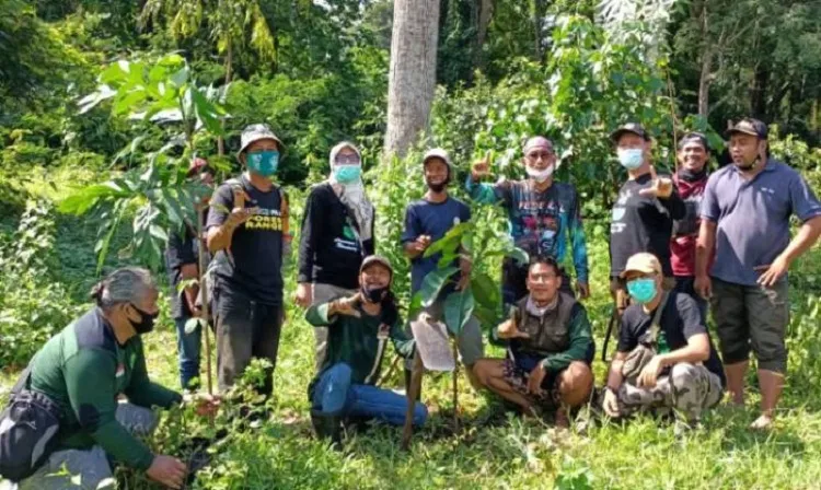 Penghujung Musim Hujan, ARPL Kediri Tanam Pohon di Alas Simpenan