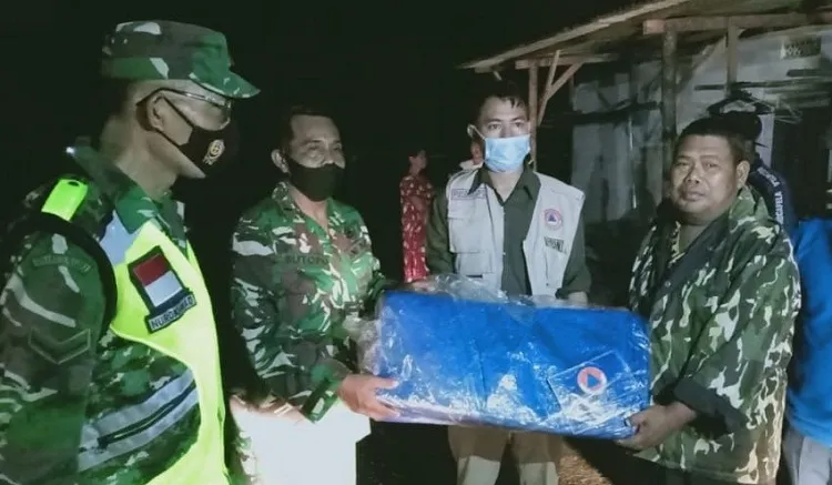 Hujan Disertai Angin Puting Beliung Rusak 10 Rumah Warga