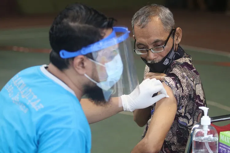 Pemkot Madiun Mulai Vaksinasi Tahap Kedua 3.112 Tenaga Pendidik