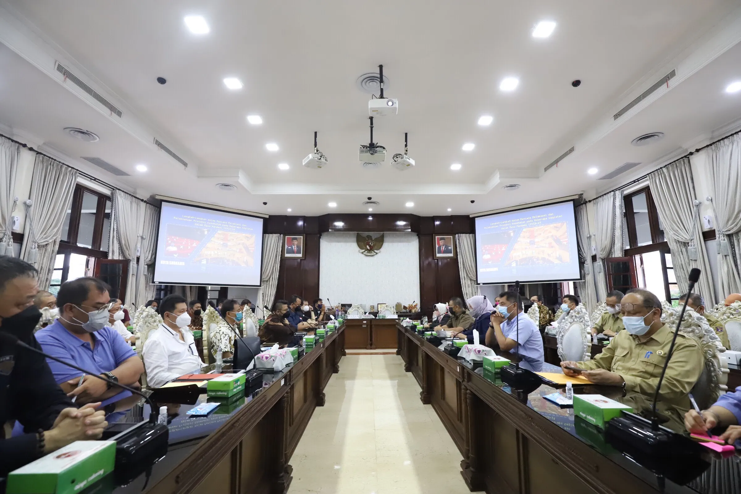 Matangkan SOP, Pemkot Siapkan Relaksasi Usaha di Surabaya