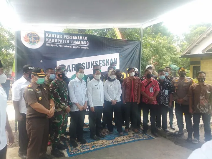 Bupati, Kepala BPN dan Kapolres Lumajang Adakan Giat Geser Patok