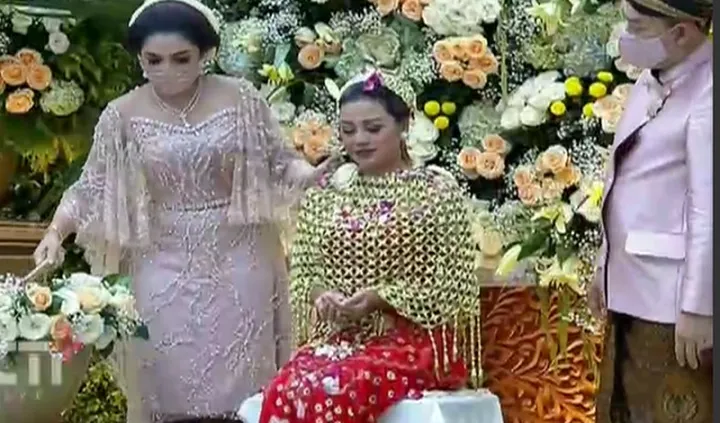 Krisdayanti, Menghilang Saat Siraman Aurel